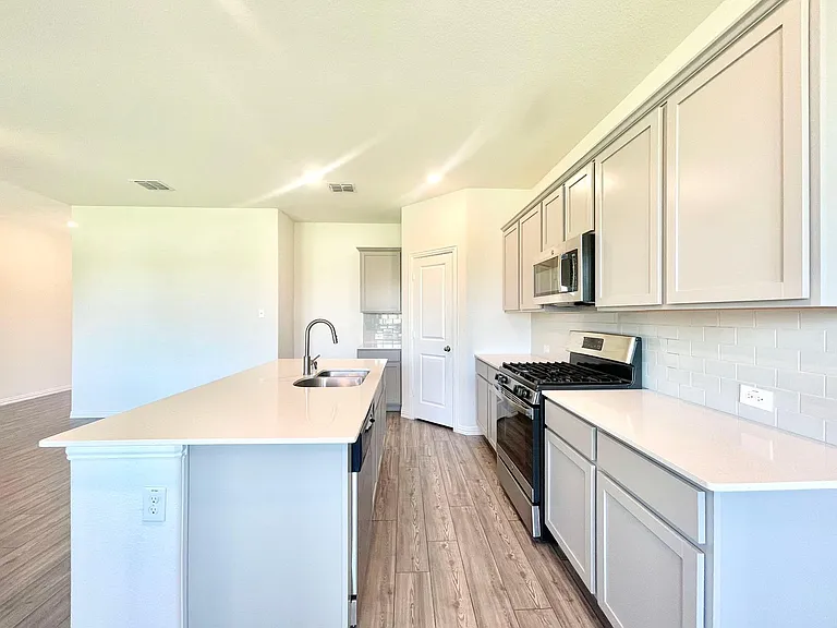 4619 Cleves Ave — Photo 9