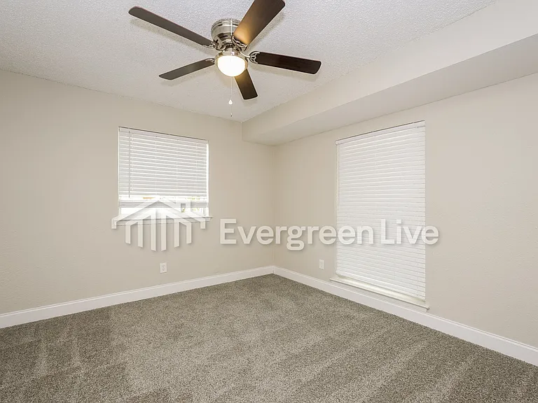 916 Gettysburg Pl — Photo 13