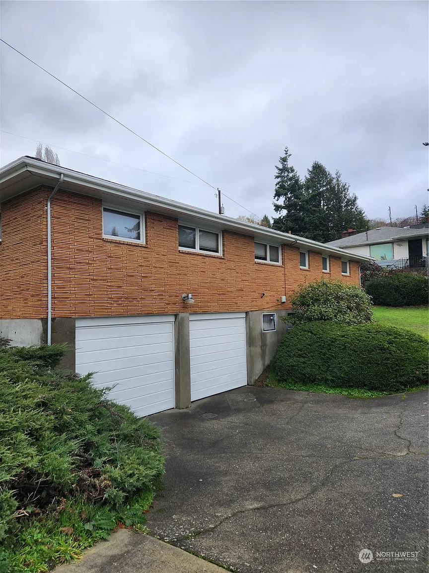 1705 S Dawson Street photo 1