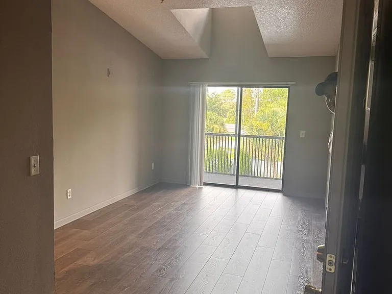 1132 S Pine Ridge Cir #108 — Photo 5
