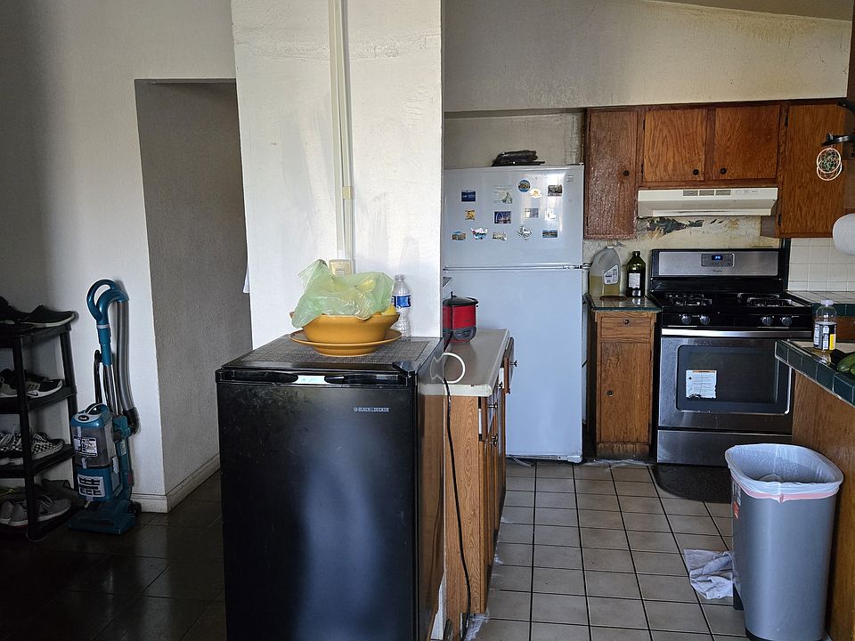 2nd image of 1177 Valelake Ct Room 1