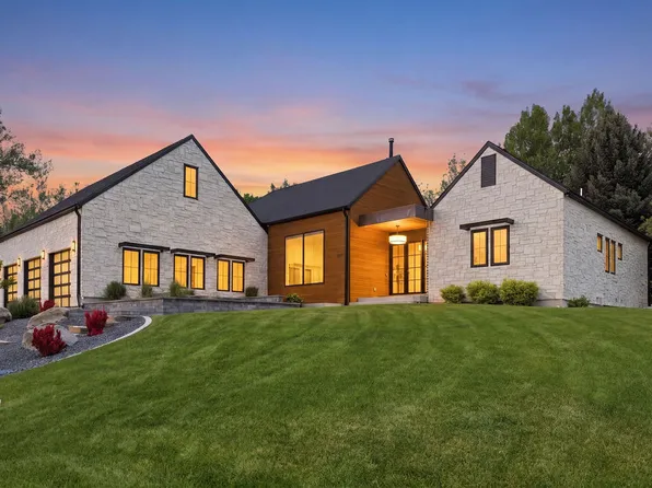 551 E Center St N, Hyde Park, UT 84318