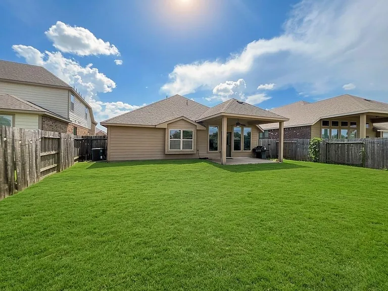 8206 Oxbow Manor Ln — Photo 38