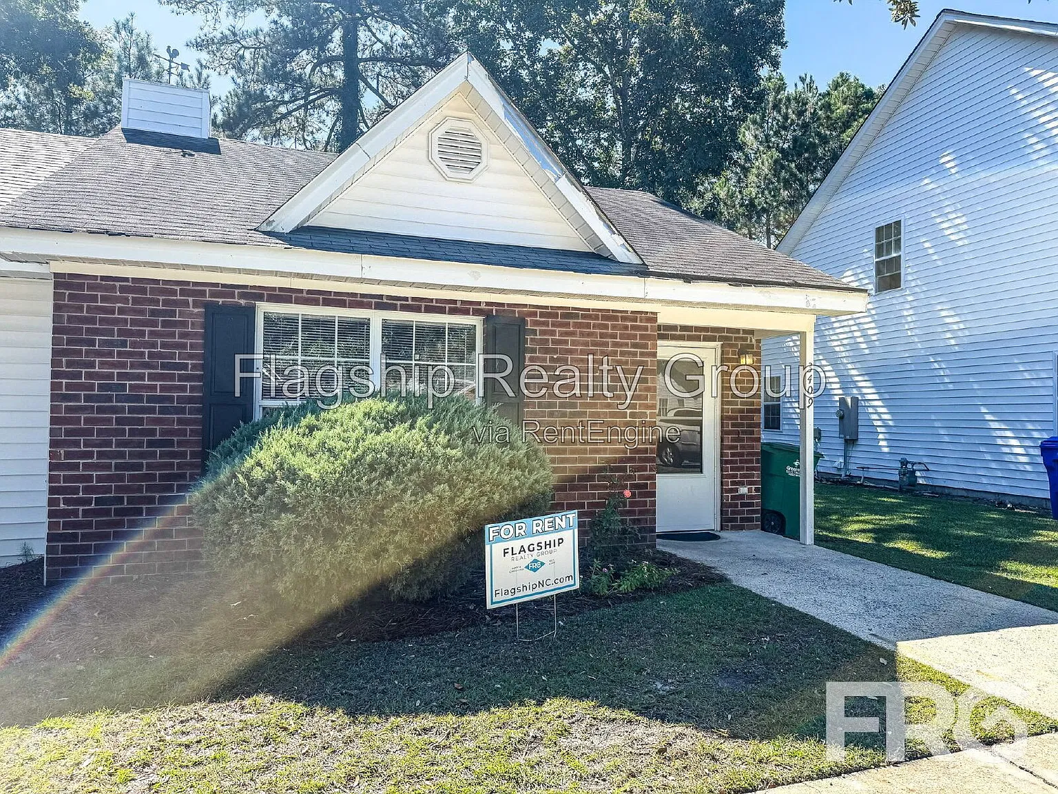 2 bed, 2.0 bath, 1104 sqft, $1,200 — Photo 3