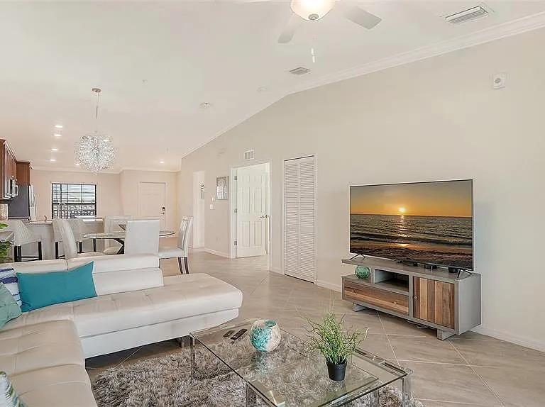 5710 Palmer Cir #201 — Photo 16