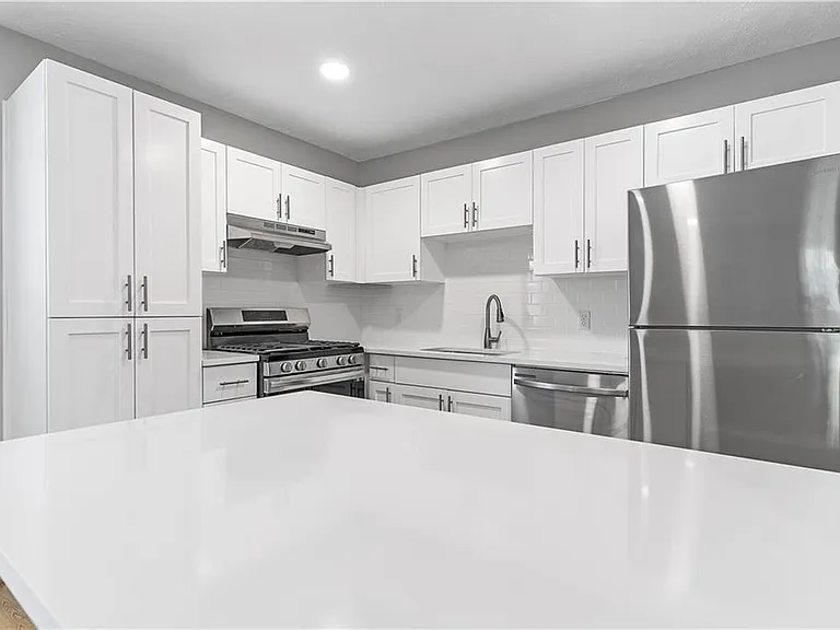 1701 Hawthorne Ave #1B — Photo 7