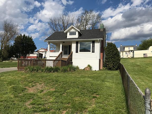 2nd image of 1206 Vernon St SE