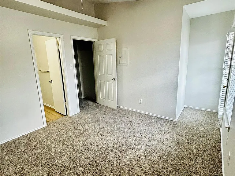 1818 River Crossing Cir #C — Photo 15