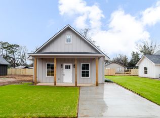 2656 Hendricks St, Gladewater, TX 75647