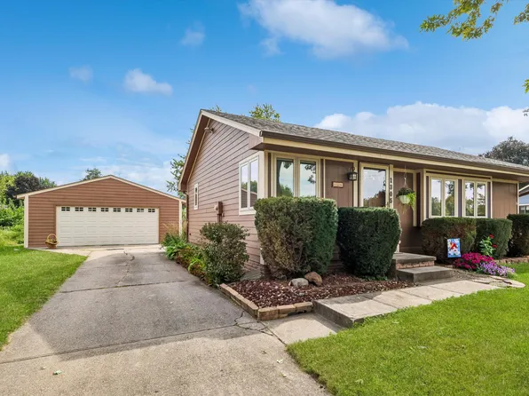1305 NW Applewood St, Ankeny, IA 50023