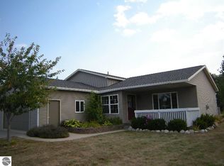 975 Denie Ln, Traverse City, MI 49685