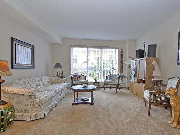 4th image of 6711 Lake Shore Dr #202