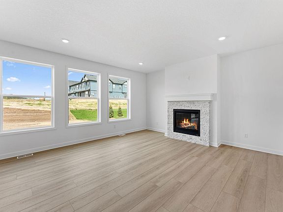 5th image of 4867 Noble Dr NW