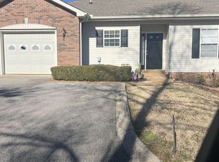 412 Village Cir, Dickson, TN 37055