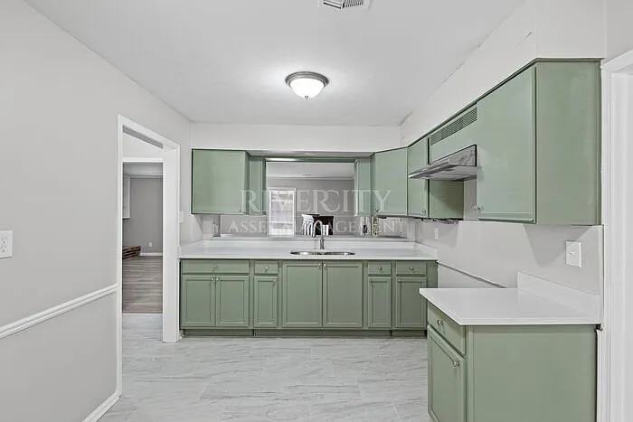 3975 Bishops Bridge Rd — Photo 7