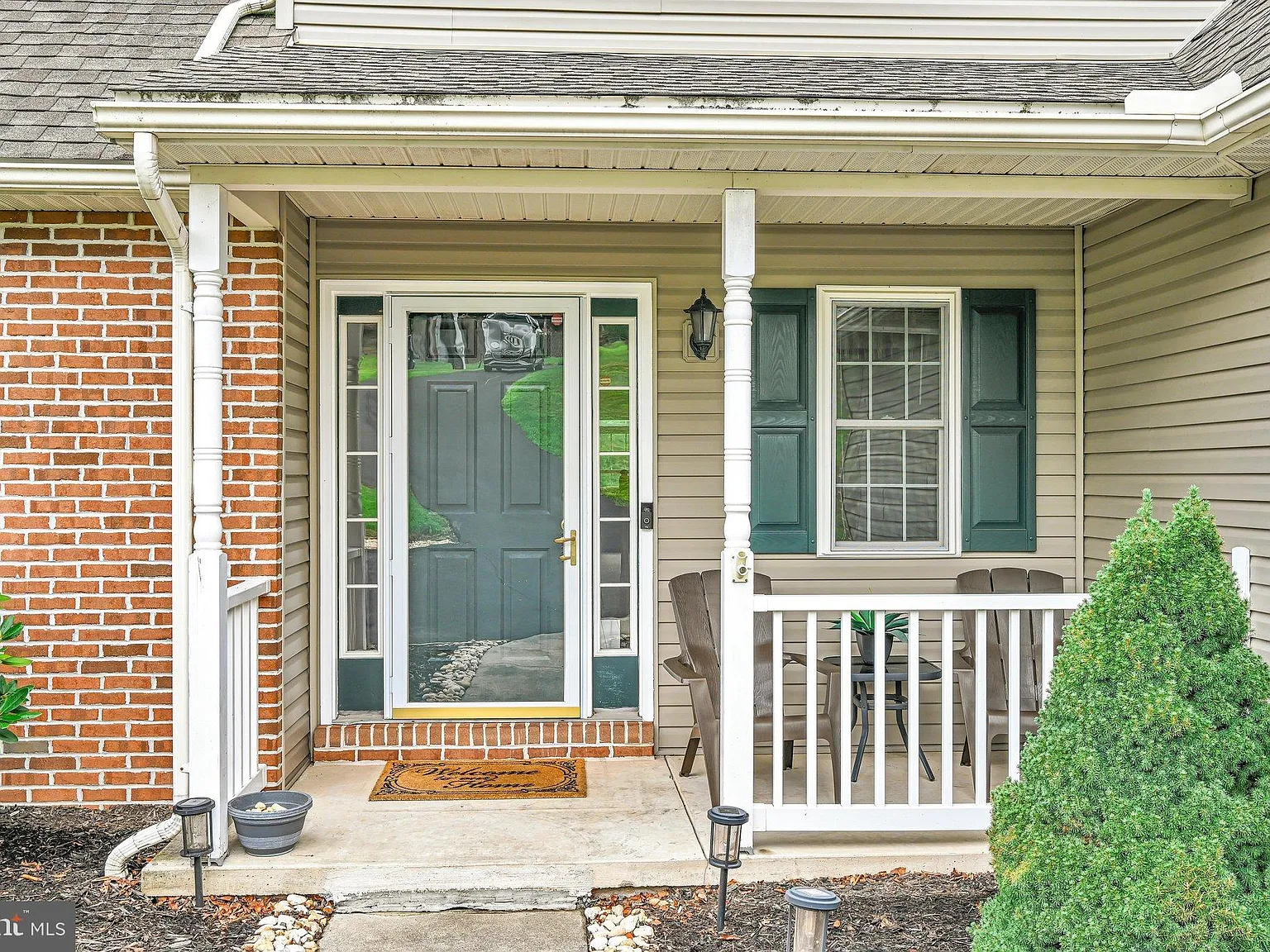 5 bed, 3.5 bath, 4125 sqft, $2,900 — Photo 2