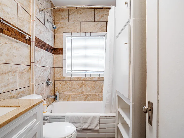 1806 Washington Way #A — Photo 14