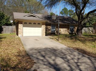 706 Southoak Dr, Athens, TX 75751