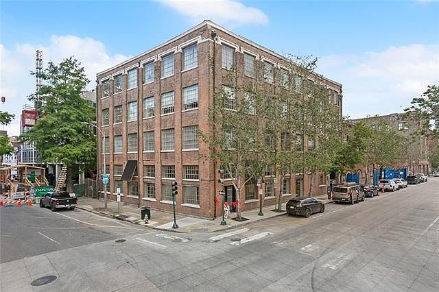 1st image of 402 Julia St APT 303