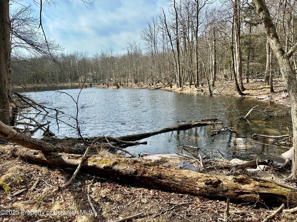 25 Arapaho Path, Gouldsboro, PA 18424