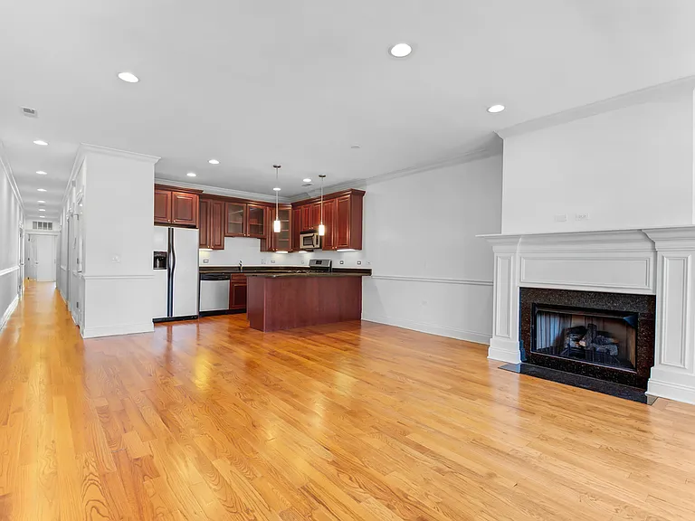 3355 N Clark St #5S — Photo 1