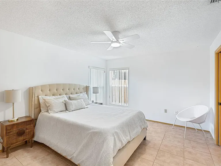4537 S Lockwood Ridge Rd — Photo 10