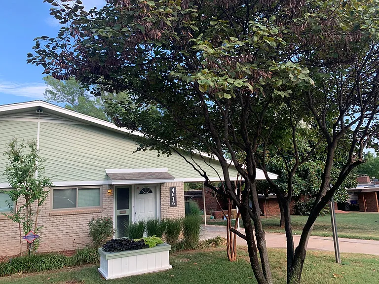 4616 N Harvey Pkwy — Photo 43