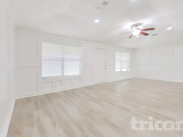 7331 Millbrae Ln — Photo 17