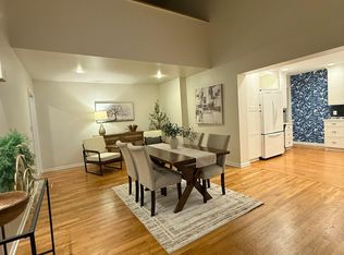 3106 Somerford Rd, Columbus, OH 43221