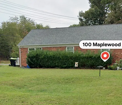 100 Maplewood Dr #B Photo 1