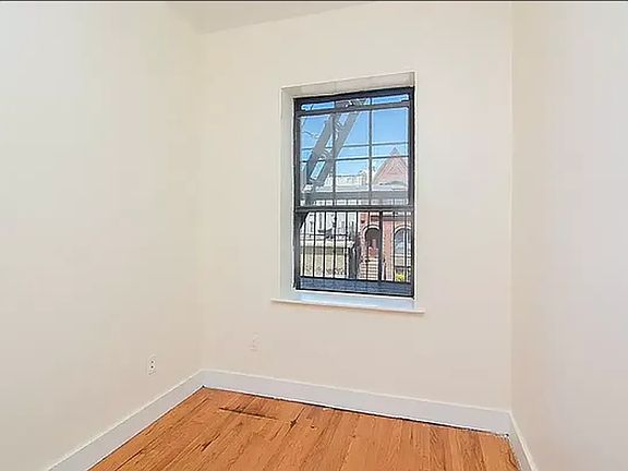 4th image of 654 Park Pl APT 3R