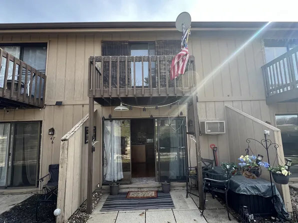 47 Nassau Colony APT 5, Fox Lake, IL 60020