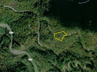 105 Bear River Lodge Trl, Marshall, NC 28753