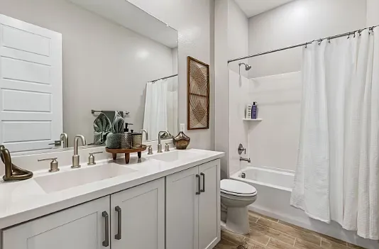 5017 E Anderson Dr — Photo 5