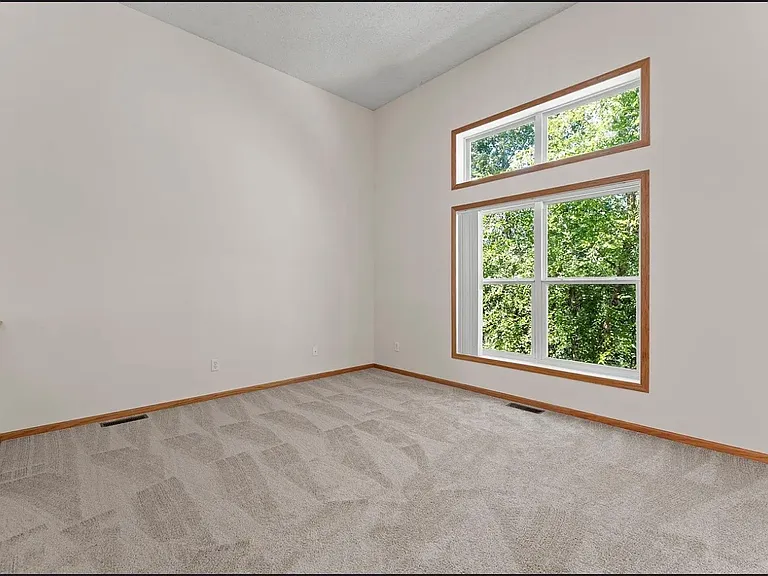 Timber Crest Dr SE — Photo 3