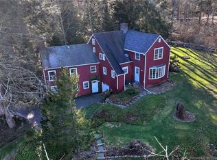 11 Clark Rd, Woodbridge, CT 06525