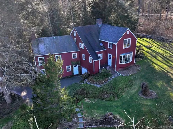 11 Clark Road, Woodbridge, CT 06525