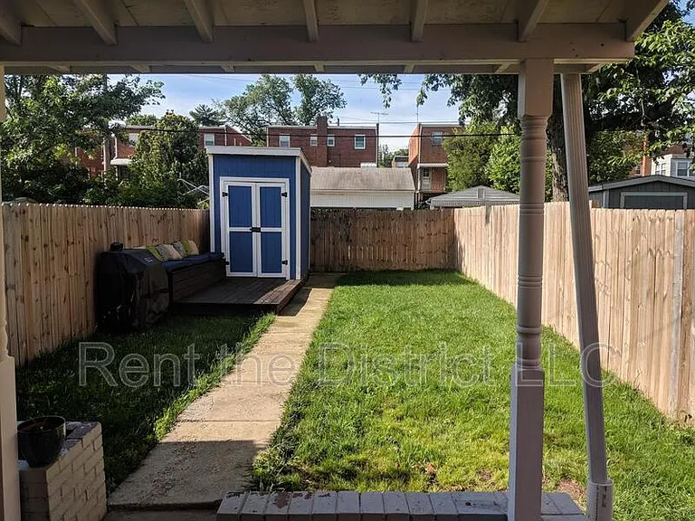 707 Kennedy St NE — Photo 7