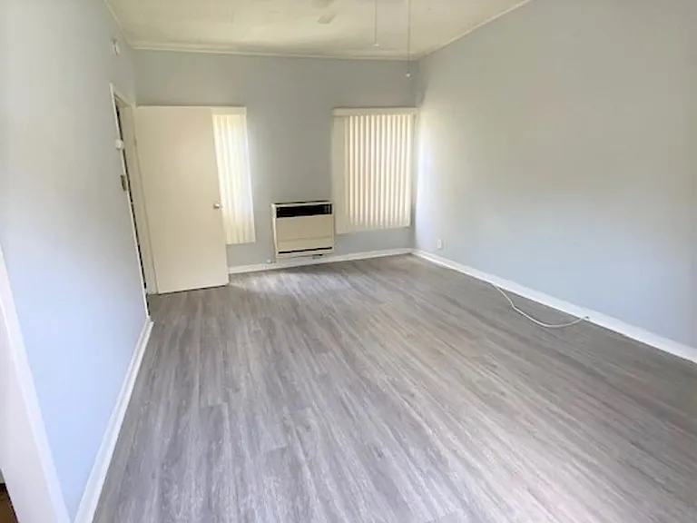 1058 Molino Ave — Photo 15