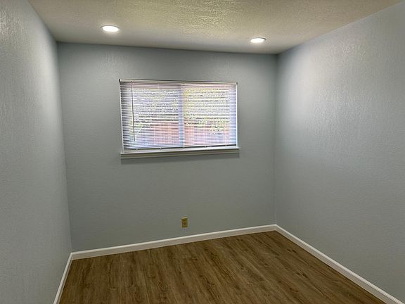3rd image of 32314 Jean Dr