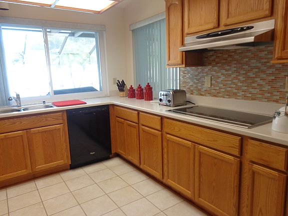 3rd image of 605 Fayette Dr S