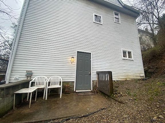 2nd image of 150 Wellen St #B