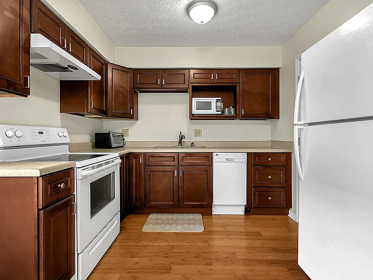 1925 Slaton Ct — Photo 9
