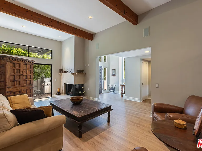 1541 Palisades Dr — Photo 9