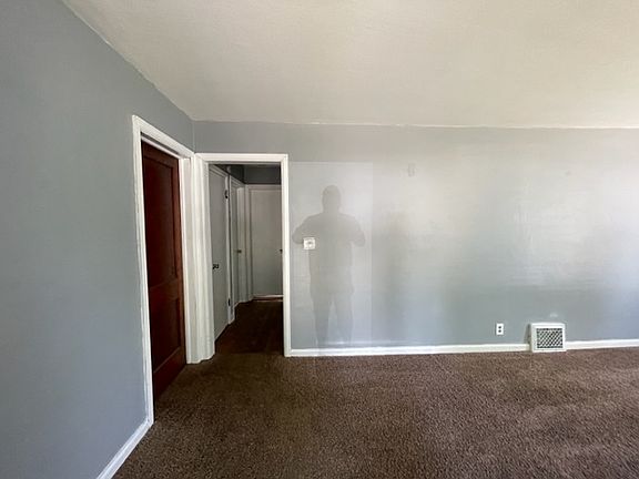 2nd image of 1650 N Huey St