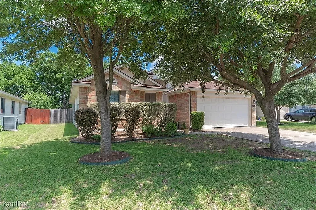 4 bed, 1740 sqft, $1,950 — Photo 3