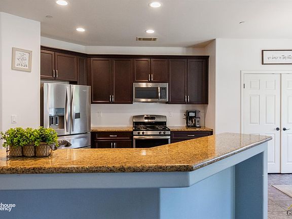 4th image of 10308 Pepperwood Dr