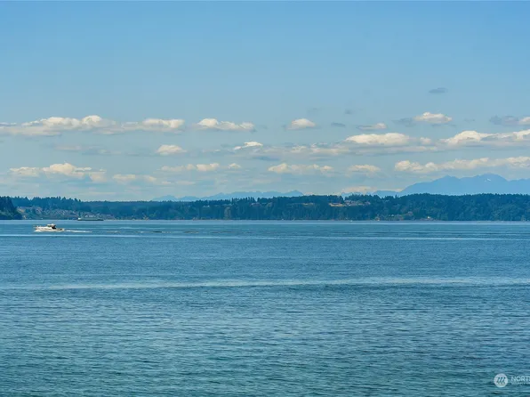 5498 Hyada Boulevard NE, Tacoma, WA 98422