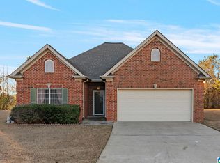 562 Summit Cir, Fultondale, AL 35068