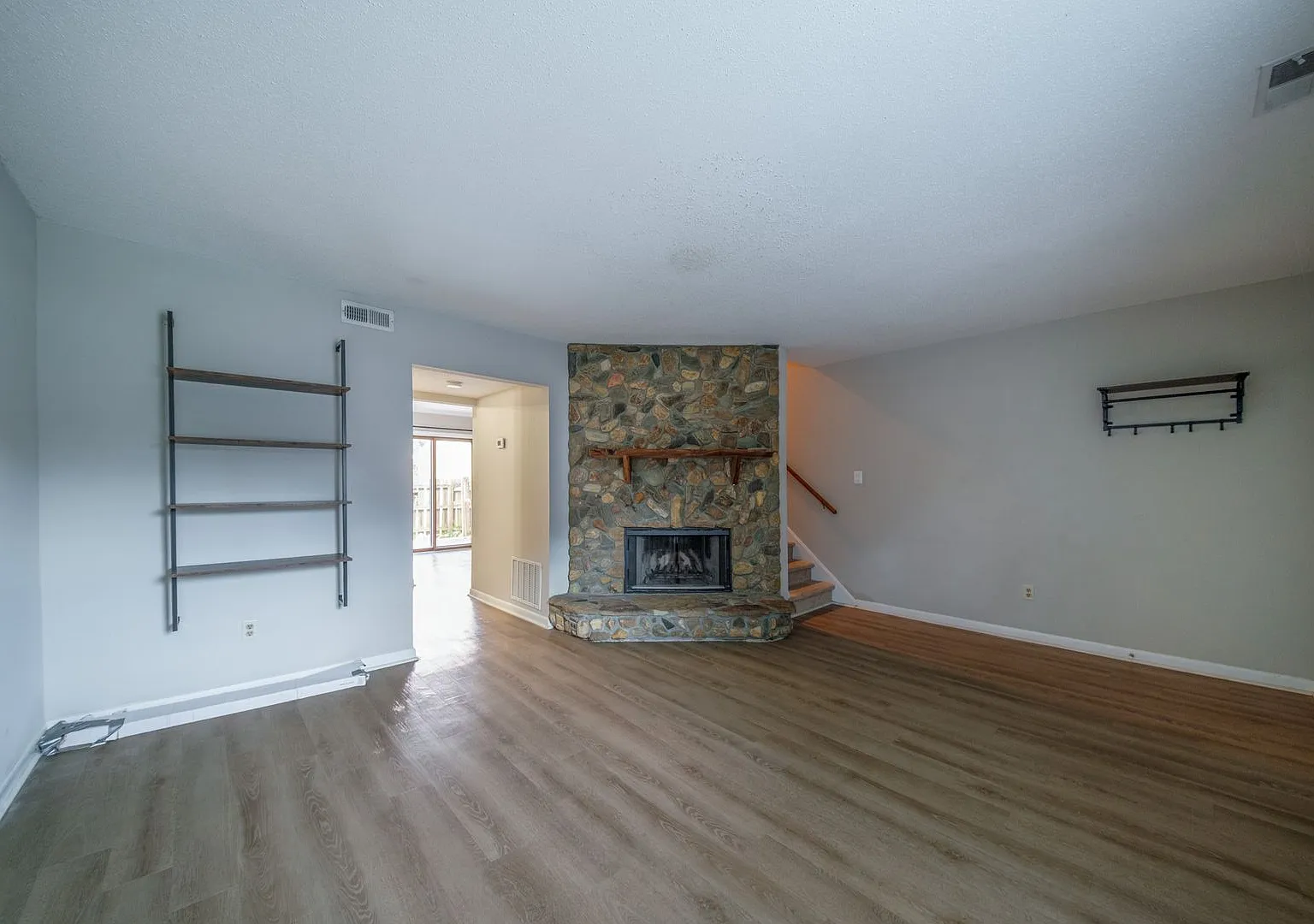 Spacious 2-Bedroom, 2.5-Bath Townhome in Greensboro — Photo 4